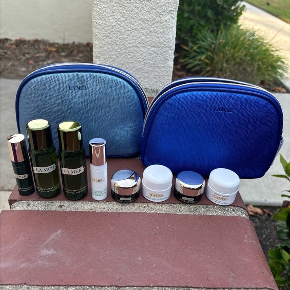 La Mer Skincare Set with Blue Cosmetic Bags - Picture 1 of 10